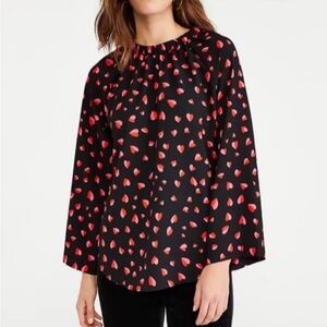 💥3/$12 Ann Taylor heart blouse